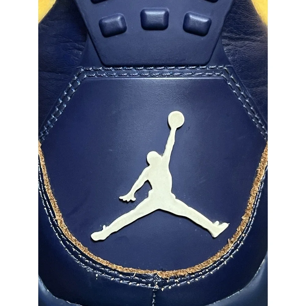 Nike Air Jordan 4 Retro 